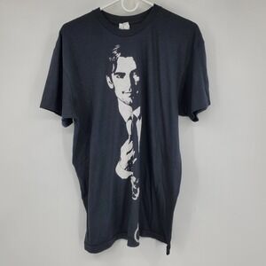 Comic Con 2010 White Collar‎ Matt Bomer Neal Caffrey Suit Handcuff Graphic Shirt